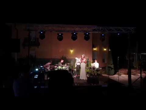 Casă de Piatră Eliza și Paul Negruț - Decorul