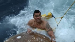 Deckhand Jumps Overboard | Deadliest Catch