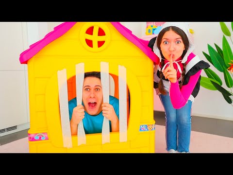 SOFÌ HA CHIUSO LUÌ IN PRIGIONE NELLA CASA DEI ME CONTRO TE! DEVE SCAPPARE!!