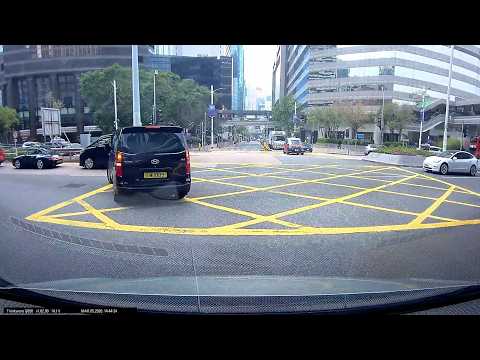 車CAM直擊 - 詐傻扮懵港灣道右線直接轉左菲林明道 做唔做佢好？