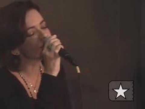 Vania Abreu canta "Máscara negra" no Sua Banda - Fnac e Showlivre.com