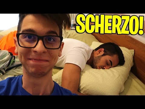 SCHERZO AL MIO MIGLIORE AMICO MENTRE DORME!!!