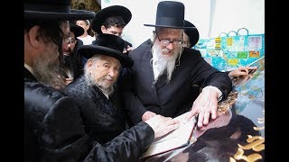 האדמו''ר מצאנז גריבוב בביקור היסטורי במירון