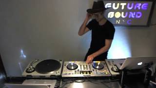 Futurebound NYC: Deephouse, Techno and Techhouse DJ Mix by Peter Munch Oct 5th 2012 (1/2)