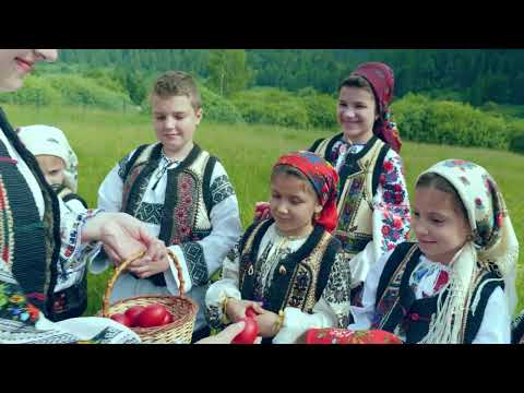 Livia Harpa şi Grupul "Flori Toplițene" - E ziua învierii