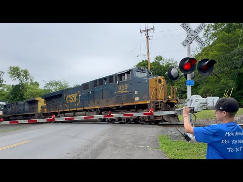 TRAIN TRACKERS # 45 - CSX FREIGHT TRAINS
