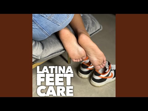 Long Pretty Latina Toes