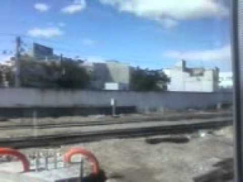 trem snft em partida da gare de tunis .mp4