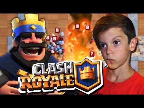 THIAGO JUEGA CLASH ROYALE