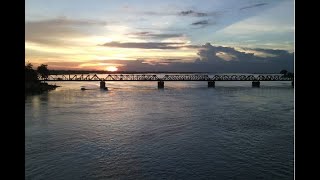 preview picture of video 'Korotoa Express While passing the Teesta Bridge'