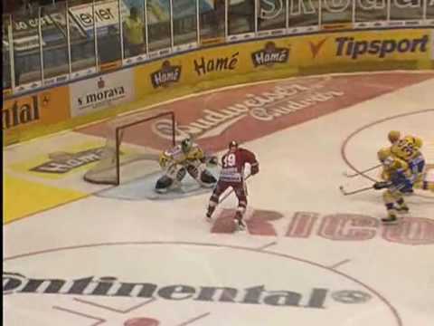 Finále ELH 2004 - HC Hamé Zlín - HC Slavia Praha (1.část)