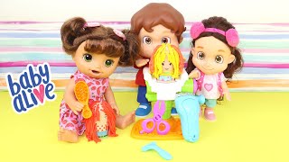 BABY ALIVE RECEBE A MARIA CLARA E JP NA BARBEARIA DIVERTIDA DA PLAY DOH