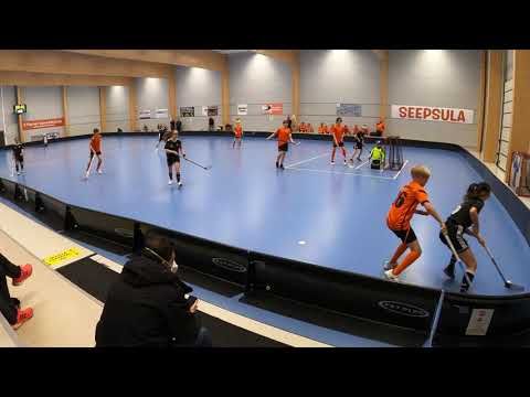 9.12.2021 Korska pojat - FC Tuusula/Blackbirds United T18 - erä 3/3 Tuusulan Salibandyhalli
