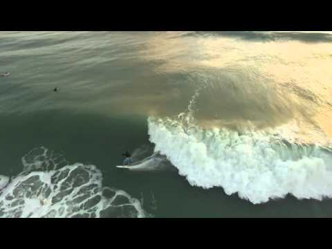 Imagini cu drone cu plaja Jensen și surferi