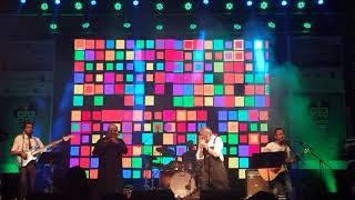 Lucky ali live hairat song dont miss the end