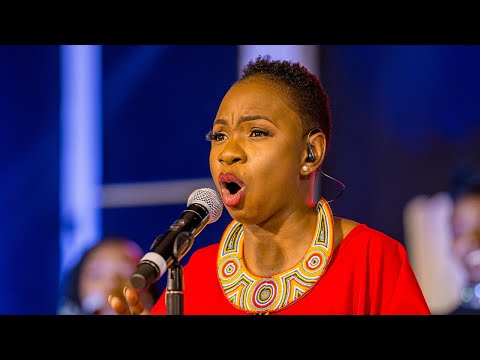 Evelyn Wanjiru - Unastahili (Live)