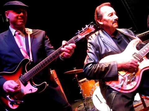 NOKIE EDWARDS + VENTURESMANIA - "PIPELINE"