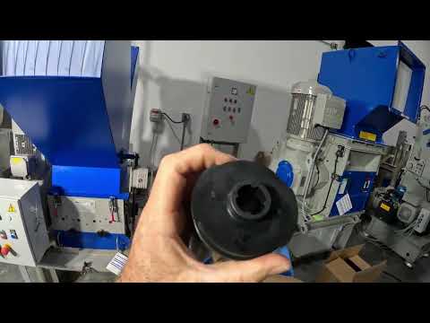 Low Speed Granulator Processing Plastic Tubes