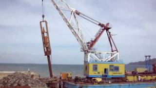 preview picture of video 'Wakanda Pile Driving Flying Lead Hydraulic Hammer'