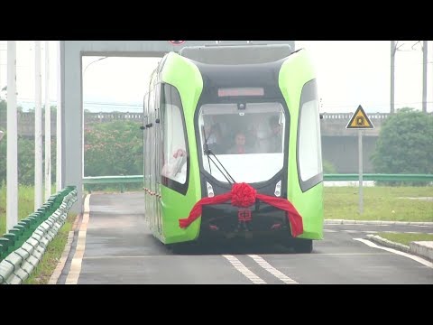 Neues Transportsystem: Diese Straßenbahn braucht keine Schienen | DER SPIEGEL