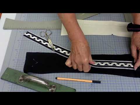 Collar with Ribbon Application - Lilo Siegel