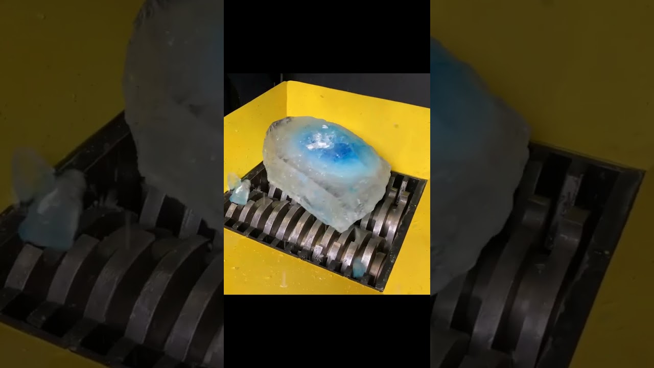 シュレッダーで巨大なアイス キューブ #shorts