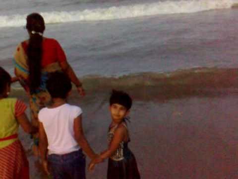 Srinidhi and darshini 23042010 merina beach chennai