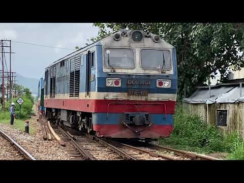 [739] D19E-908 kéo xe H431092 mác H4404 ghép nguội D19E-926 rời ga Thanh Khê (28/11/2024)