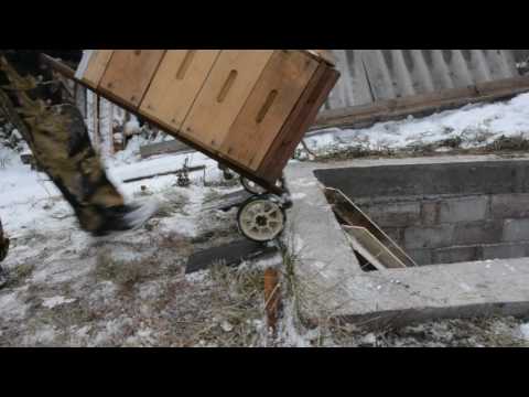 Постановка пчёл на зиму, пасечная тележка.