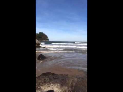 La playa de Oriñón y Arenillas con la desembocadura del río Agüera es un lugar ideal para el baño y las actividades deportivas. También son recomendables los paseos por el pediluvio natural que se genera en la arena de la playa.