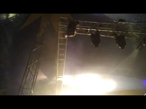 Escalade du pont en concert - Woodstower 2015