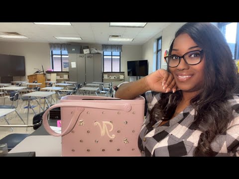 What's in my Bogg Bag? Links in the description