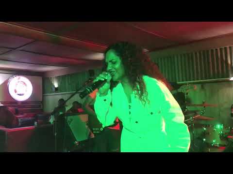 Laura Beg. Extrait de Allélouya Live concert