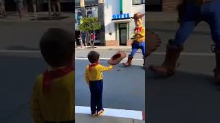 Download lagu PARADE,,, bertemu fans, saling beri salam. angkat topi #toystory #shorts #short #ytshorts#ytshort mp3