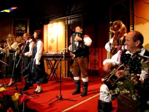 32 Hauskapelle Avsenik - Regenbogen über Oberkrain - Mavrica cez Gorenjsko