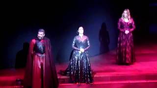 VICTORIA PETROSILLO  - face à face - Les 3 mousquetaires