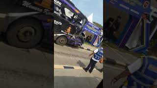 Download lagu hari ini terjadi kecelakaan bus Haryanto di jlan tol Semarang mp3