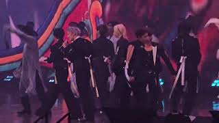 Download lagu STRAY KIDS RUN IT SEOUL DAY 1 - CREED - SLASH - DIVINE - THUNDEROUS mp3