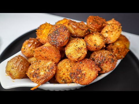 Super Easy and Crispy Roasted Garlic Butter Parmesan Potatoes Recipe.