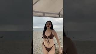 bikini TikTok be like....