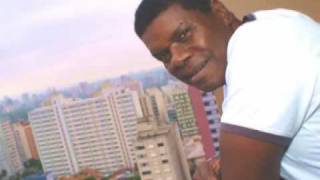 Emílio Santiago: "E era Copacabana"