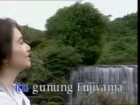 Titiek Sandhora - Gunung Fujiyama