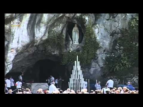 Chapelet à Lourdes