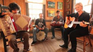 I Hear You Hummin - Acoustic - Go-Go Boots - Drive-By Truckers