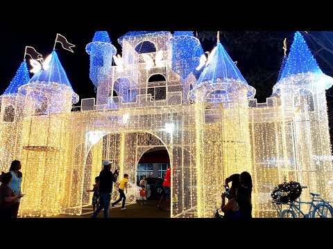 Mostrando o enfeite natalino da cidade de Ipiaú na Bahia 