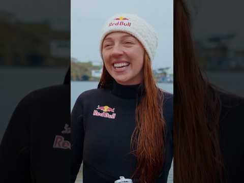 Una CLAVADISTA hace historia en ser la PRIMERA MUJER en SALTAR de un ICEBERG #shorts