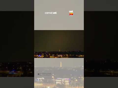 Torre Eiffel é atingida por raios durante tempestade