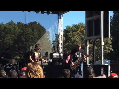 The Brokedowns - Life is a Breeze live at Riot Fest 2015