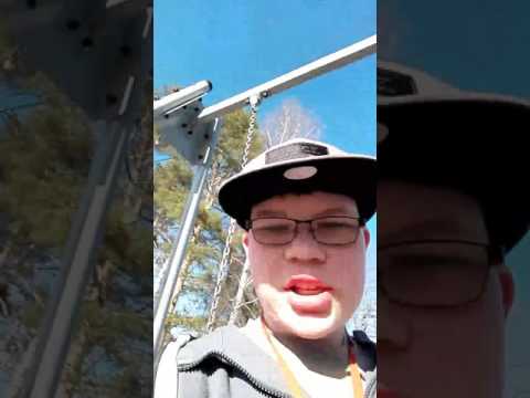 Kouulussa yritän saada iteni känniin