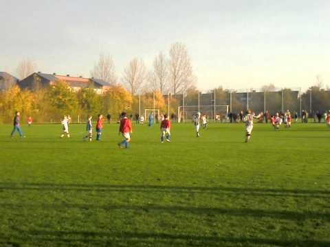 Hoofddorp s.v. E11 - Onze Gezellen E7 (29-10-2011)